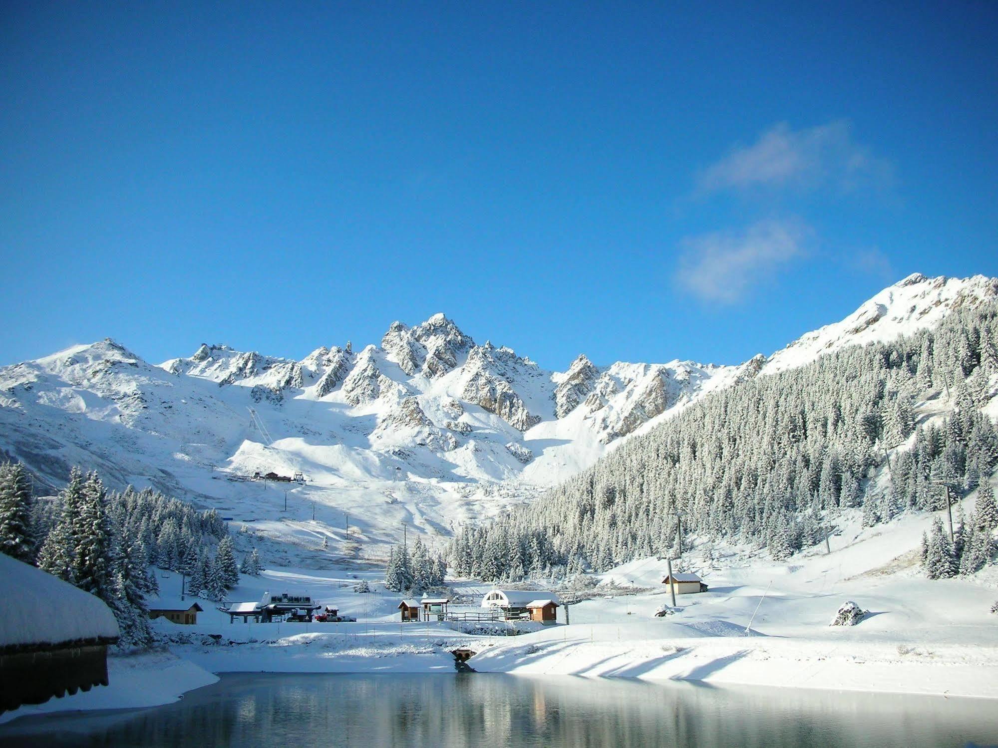 Lake Hotel Courchevel 1850 Eksteriør bilde